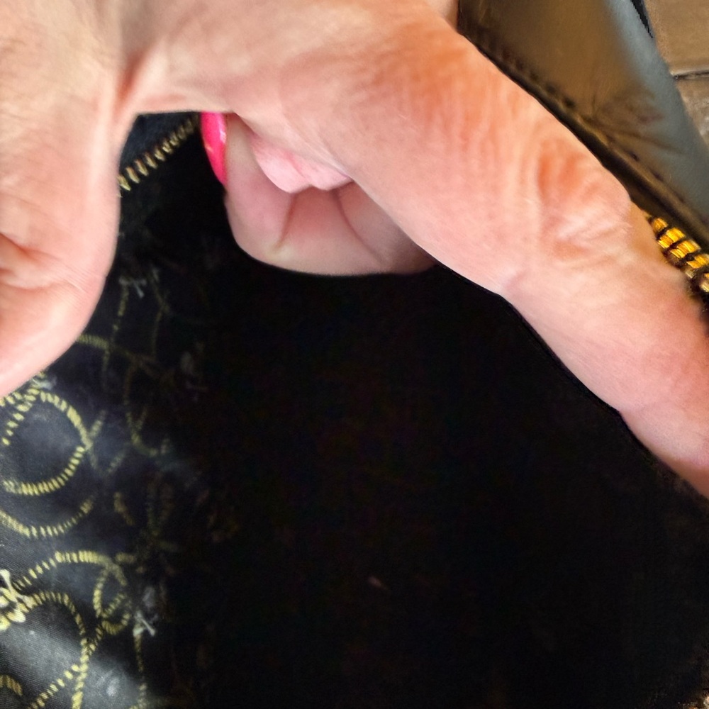 Loungefly Pirates of the Caribbean Crossbody - Picture 3 of 6